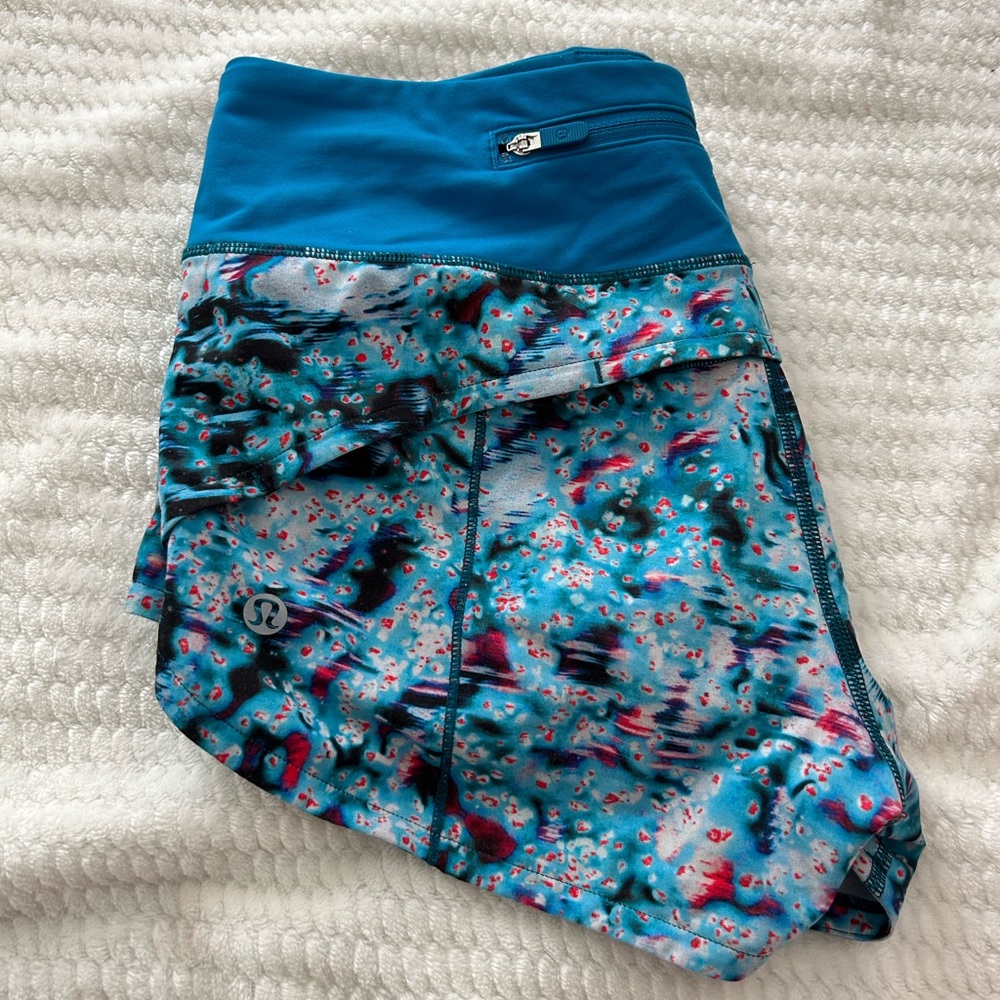 PERFECT CONDITION LULULEMON SHORTS